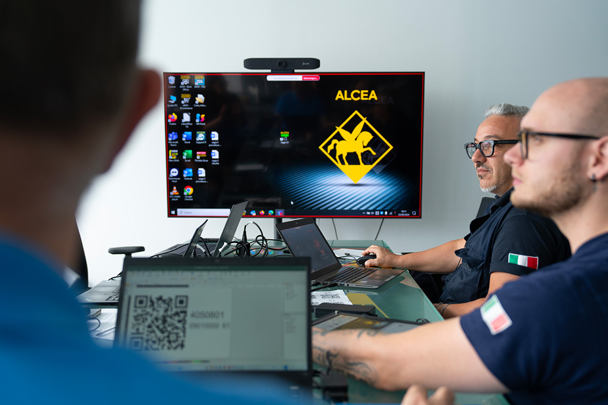 ALCEA technicians providing support for tintometric software