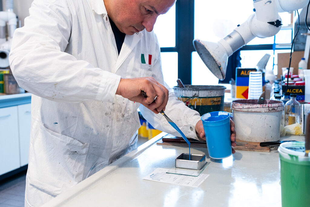 test di laboratorio su prodotto System 88: paste a solvente per finiture di alta precisione