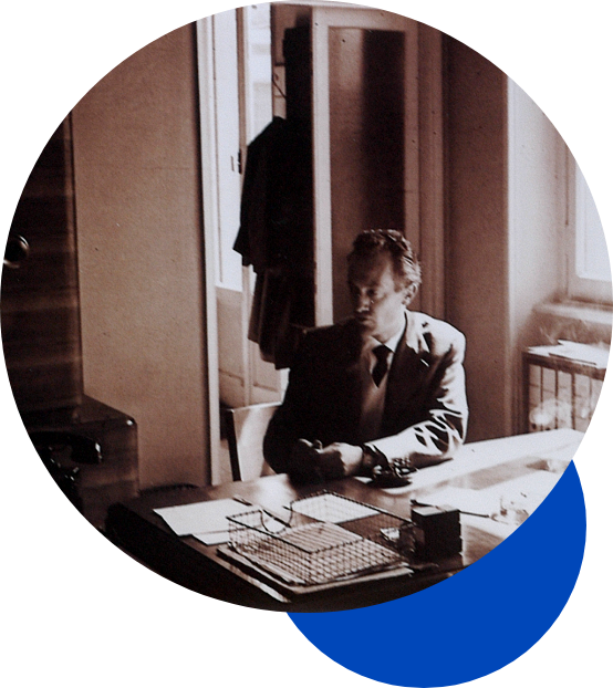 Ing. Mario Parodi, presso gli uffici ALCEA, anni 40